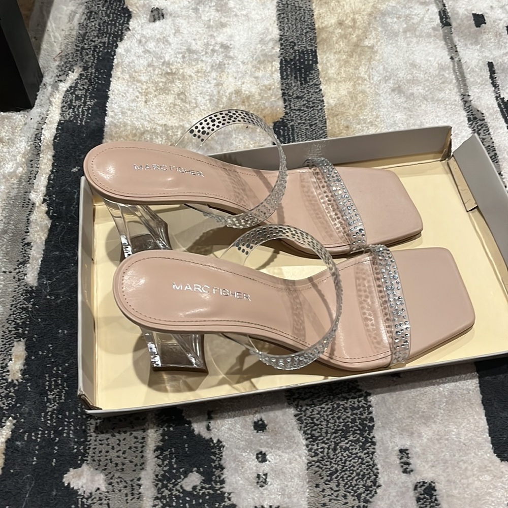 Heels - Picture 2 of 3
